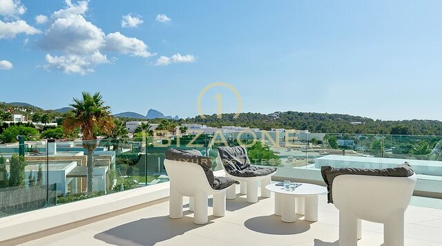 Moderna villa de lujo de nueva construcción con increíbles vistas al atardecer y al mar en urbanización privada en venta, Ibiza