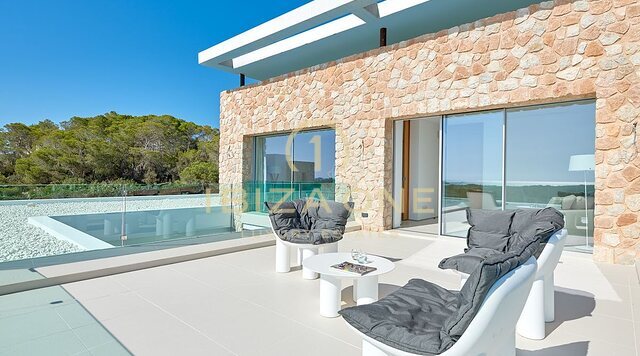 Moderne neu gebaute Luxusvilla mit unglaublichem Blick auf den Sonnenuntergang und das Meer in privater Urbanisation zu verkaufen, Ibiza