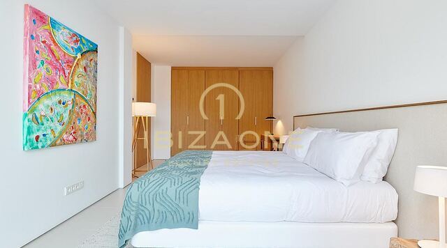 Moderna villa de lujo de nueva construcción con increíbles vistas al atardecer y al mar en urbanización privada en venta, Ibiza