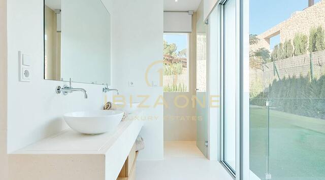 Moderna villa di lusso di nuova costruzione con incredibile vista sul tramonto e sul mare in urbanizzazione privata in vendita, Ibiza