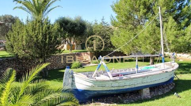 Grande propriété avec 2 appartements d'hôtes et une écurie à vendre