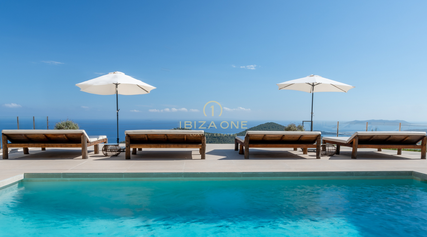 Extraordinary luxury villa with views to the sea, Dalt Vila and Formentera for sale