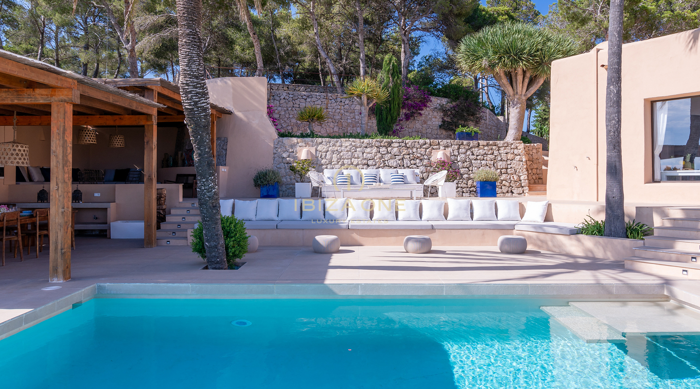 Extraordinary luxury villa with views to the sea, Dalt Vila and Formentera for sale