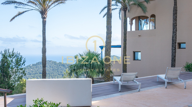 Extraordinary luxury villa with views to the sea, Dalt Vila and Formentera for sale