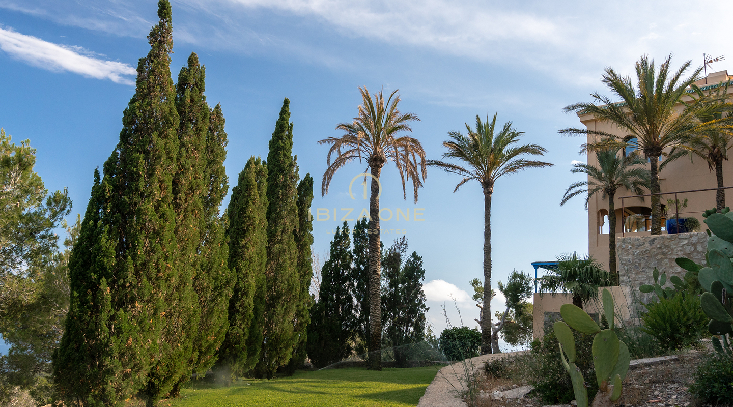 Extraordinary luxury villa with views to the sea, Dalt Vila and Formentera for sale