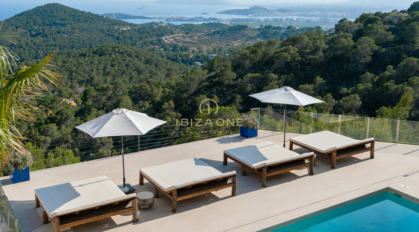 Extraordinary luxury villa with views to the sea, Dalt Vila and Formentera for sale