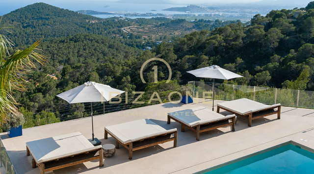 Extraordinary luxury villa with views to the sea, Dalt Vila and Formentera for sale