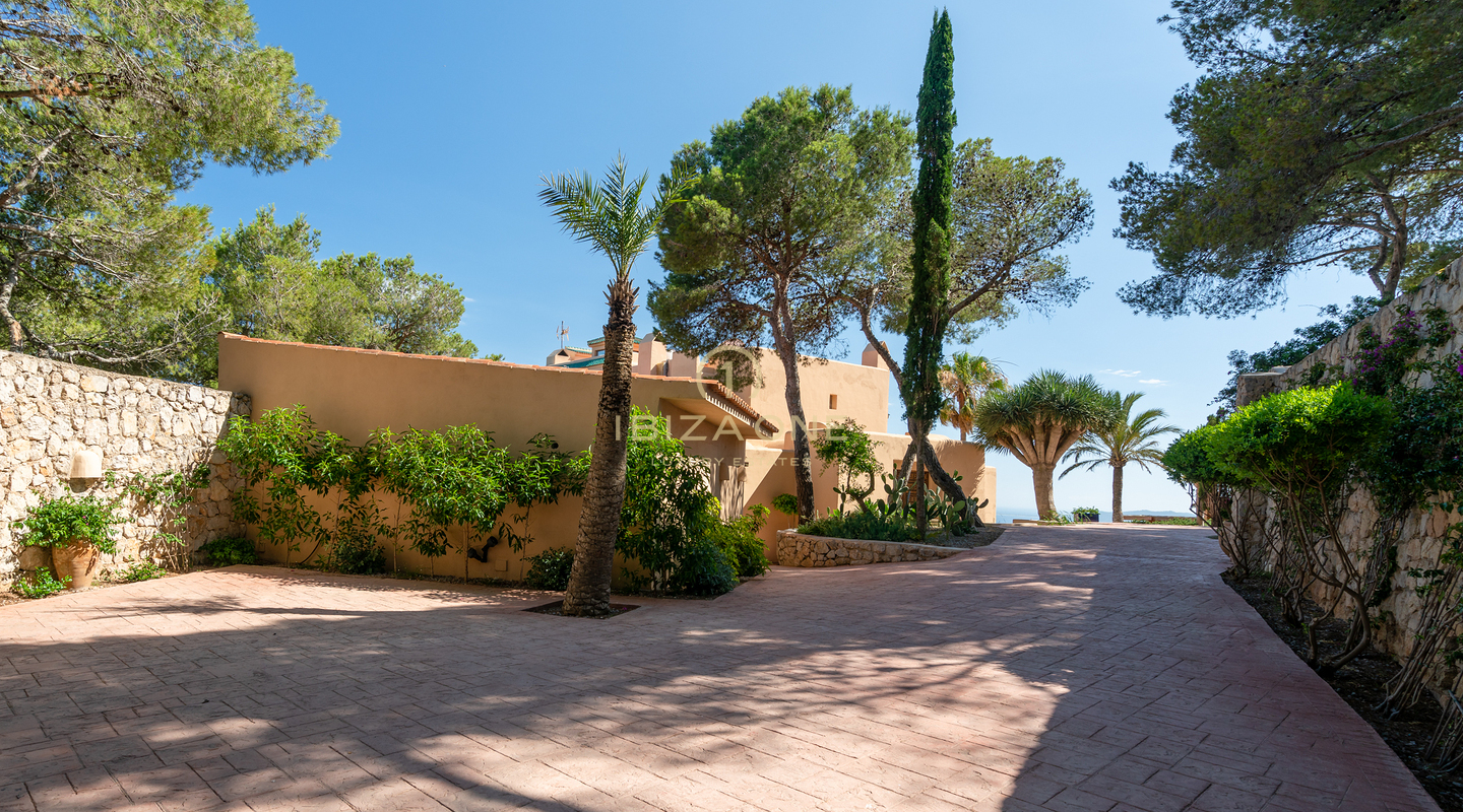 Buitengewone luxe villa met uitzicht op zee, Dalt Vila en Formentera te koop