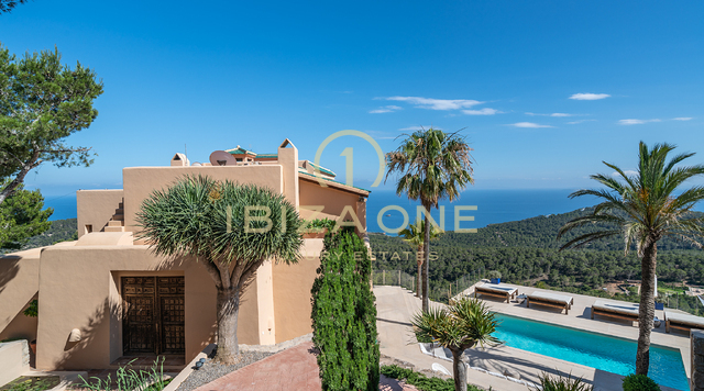Extraordinary luxury villa with views to the sea, Dalt Vila and Formentera for sale