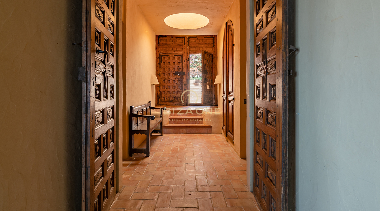 Extraordinary luxury villa with views to the sea, Dalt Vila and Formentera for sale