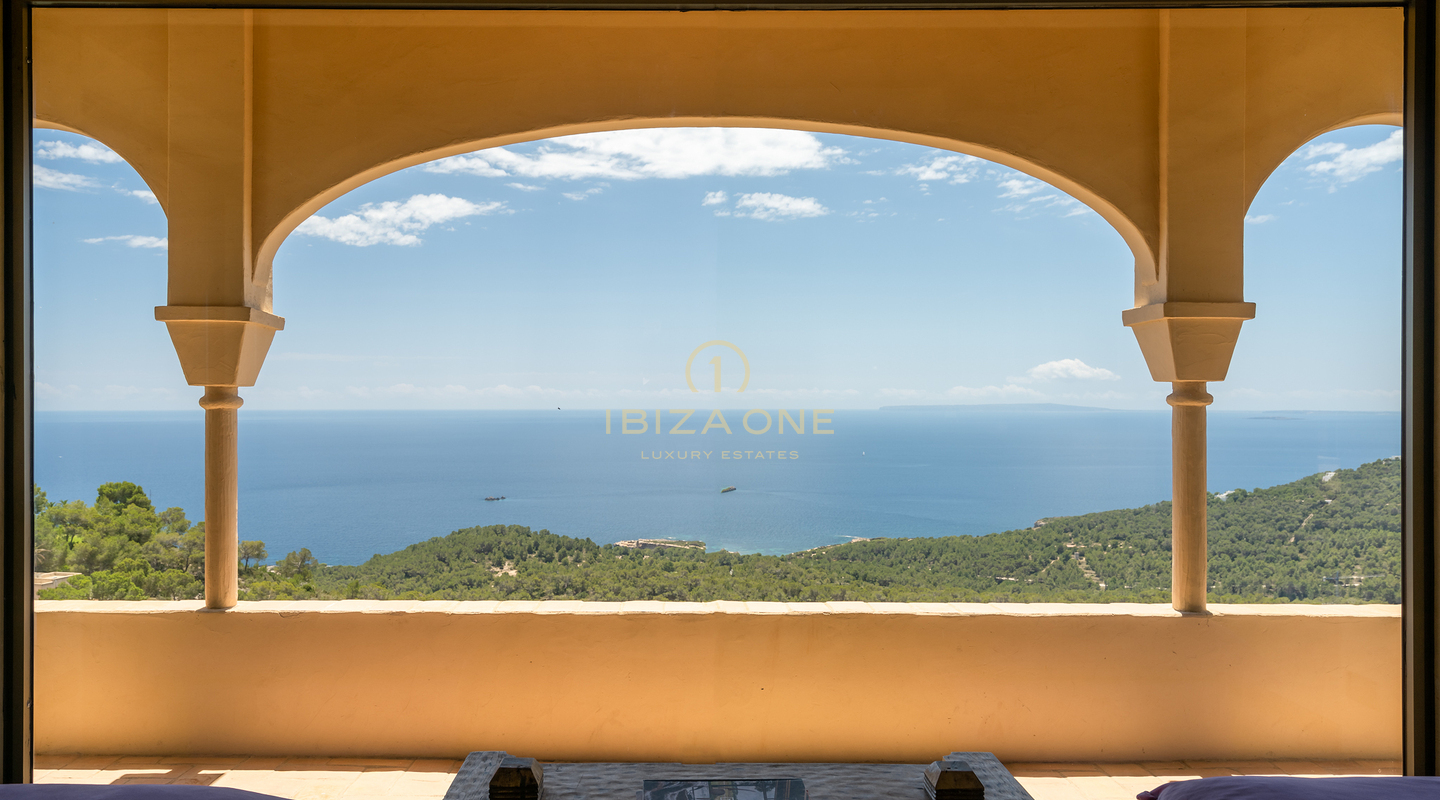 Extraordinary luxury villa with views to the sea, Dalt Vila and Formentera for sale
