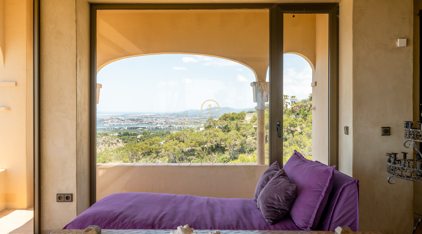 Extraordinary luxury villa with views to the sea, Dalt Vila and Formentera for sale