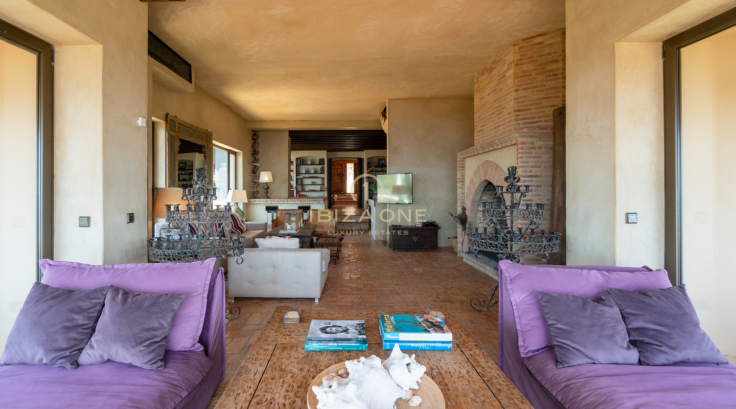 Extraordinary luxury villa with views to the sea, Dalt Vila and Formentera for sale