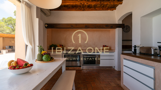 Buitengewone luxe villa met uitzicht op zee, Dalt Vila en Formentera te koop