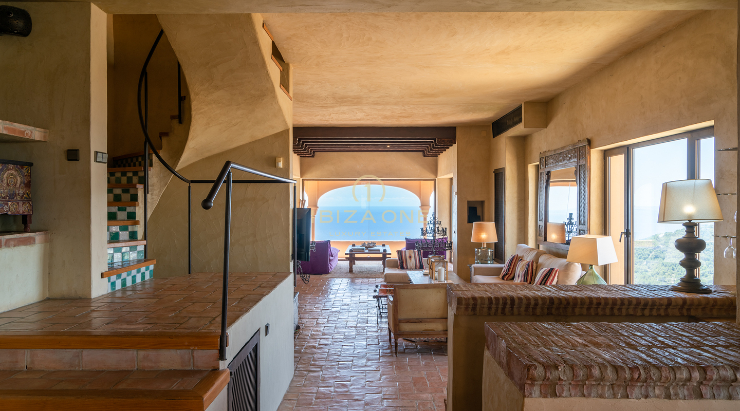 Extraordinary luxury villa with views to the sea, Dalt Vila and Formentera for sale