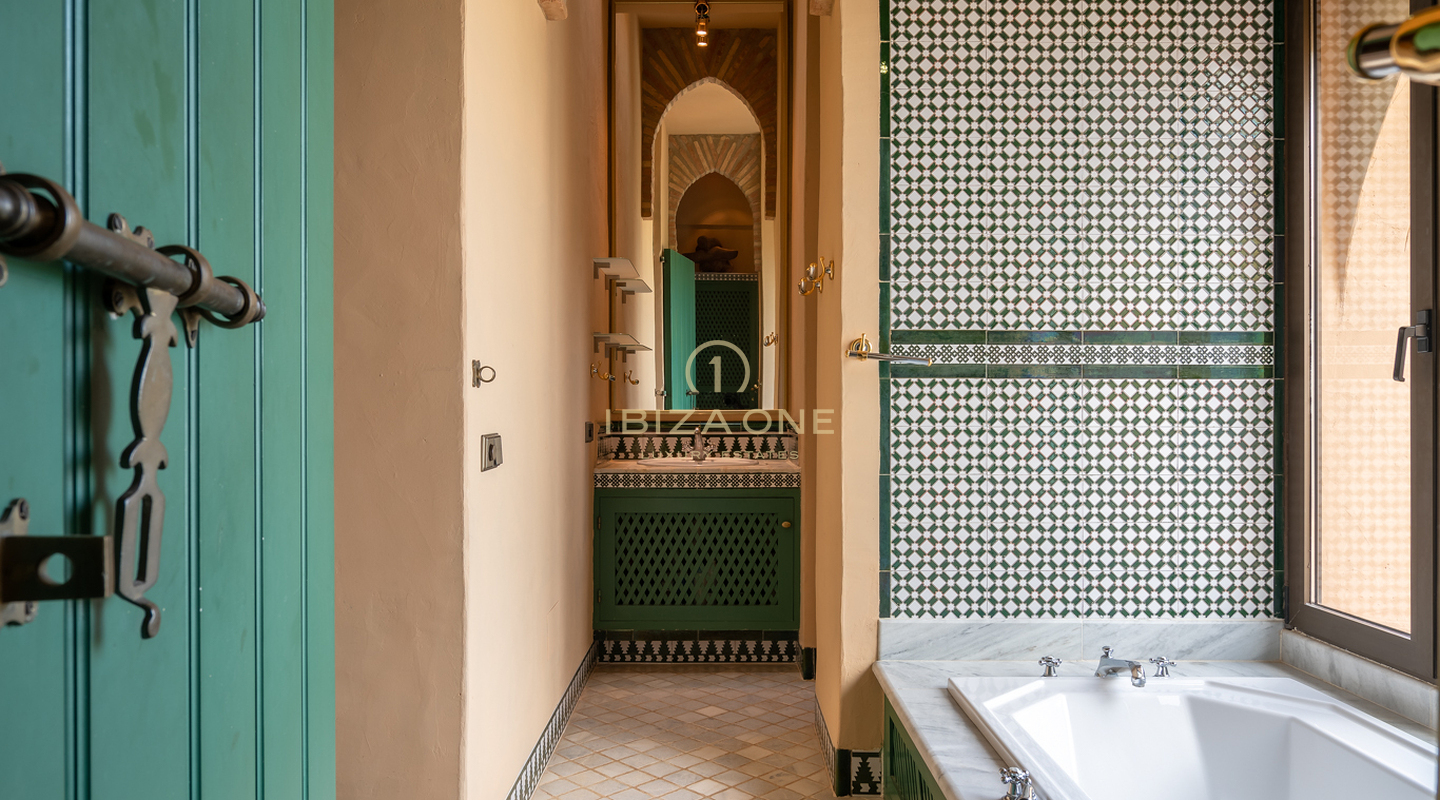 Extraordinary luxury villa with views to the sea, Dalt Vila and Formentera for sale