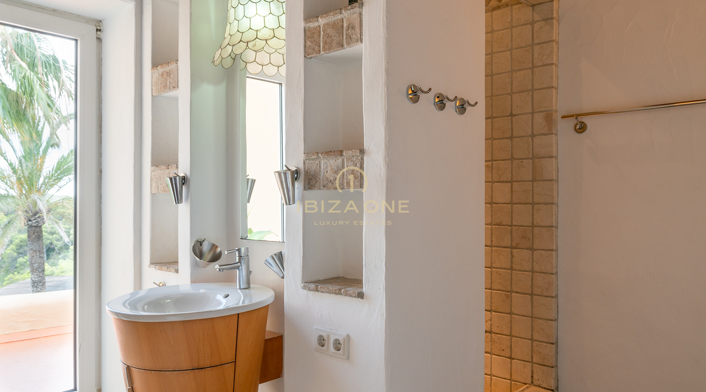 Extraordinary luxury villa with views to the sea, Dalt Vila and Formentera for sale