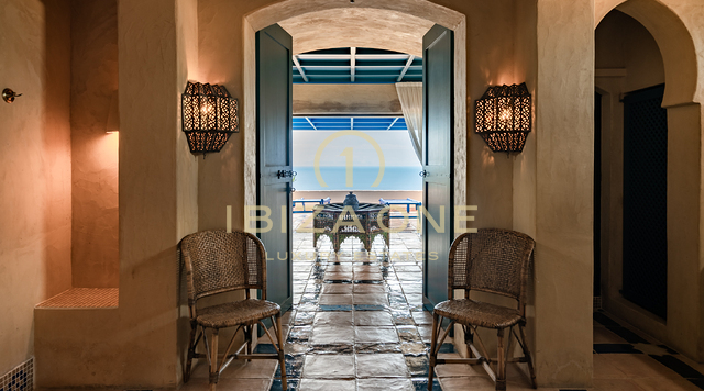 Extraordinary luxury villa with views to the sea, Dalt Vila and Formentera for sale