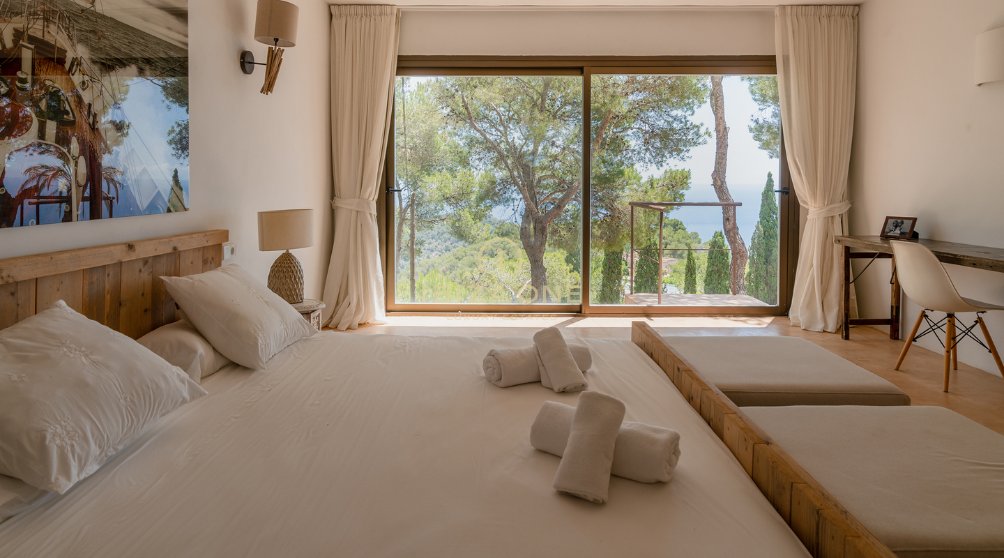 Extraordinary luxury villa with views to the sea, Dalt Vila and Formentera for sale