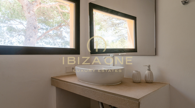 Buitengewone luxe villa met uitzicht op zee, Dalt Vila en Formentera te koop