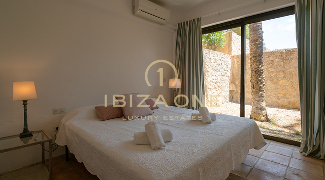 Extraordinary luxury villa with views to the sea, Dalt Vila and Formentera for sale