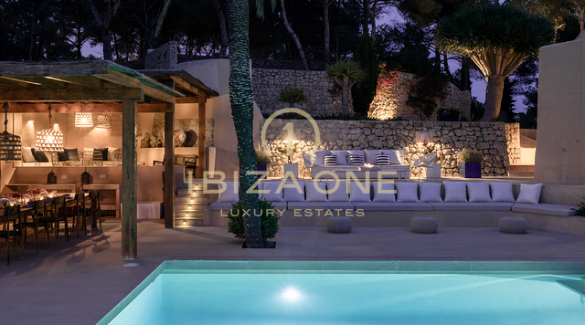 فيلا فاخرة غير عادية تطل على البحر ، Dalt Vila و Formentera للبيع
