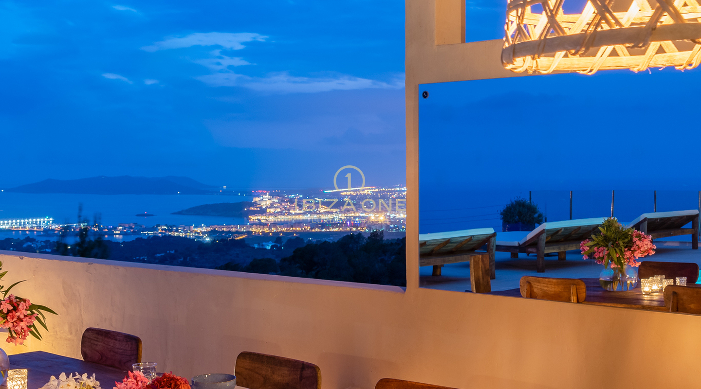 Extraordinary luxury villa with views to the sea, Dalt Vila and Formentera for sale