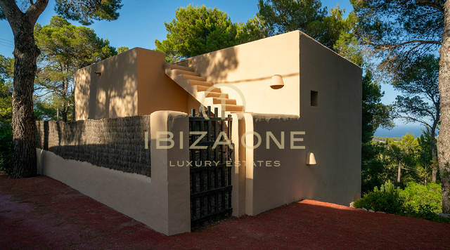 Extraordinary luxury villa with views to the sea, Dalt Vila and Formentera for sale