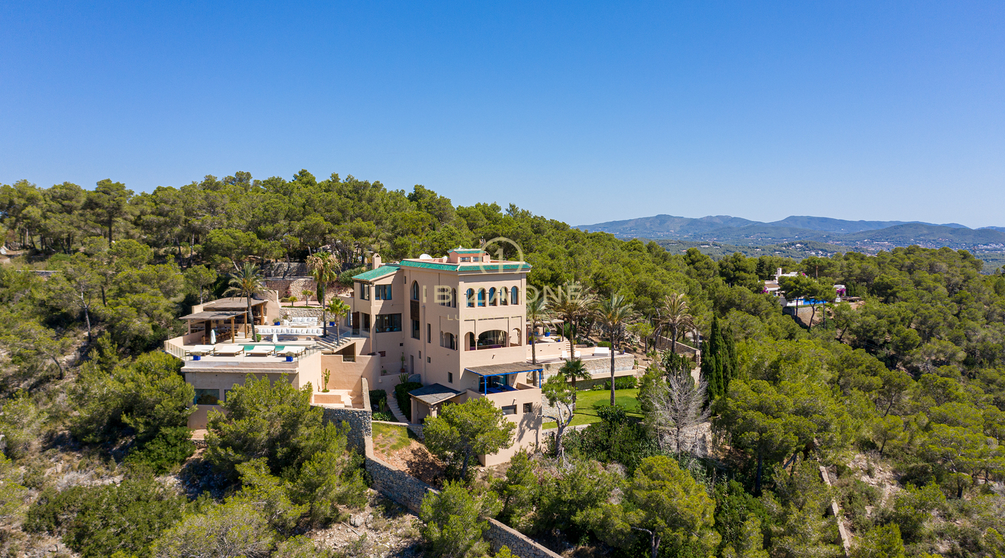 Extraordinary luxury villa with views to the sea, Dalt Vila and Formentera for sale