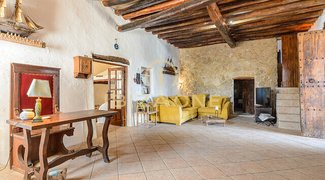 Finca di lusso ibizenca del XV secolo in vendita, Ibiza