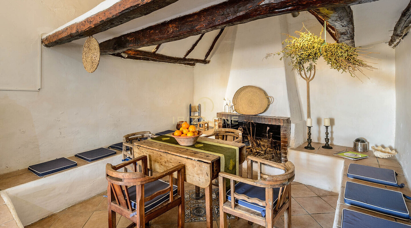 Luxe finca uit de 15e eeuw te koop op Ibiza