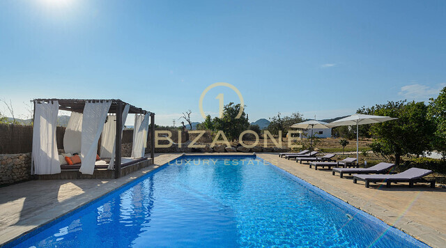 Finca ibicenca de lujo del siglo XV en venta, Ibiza