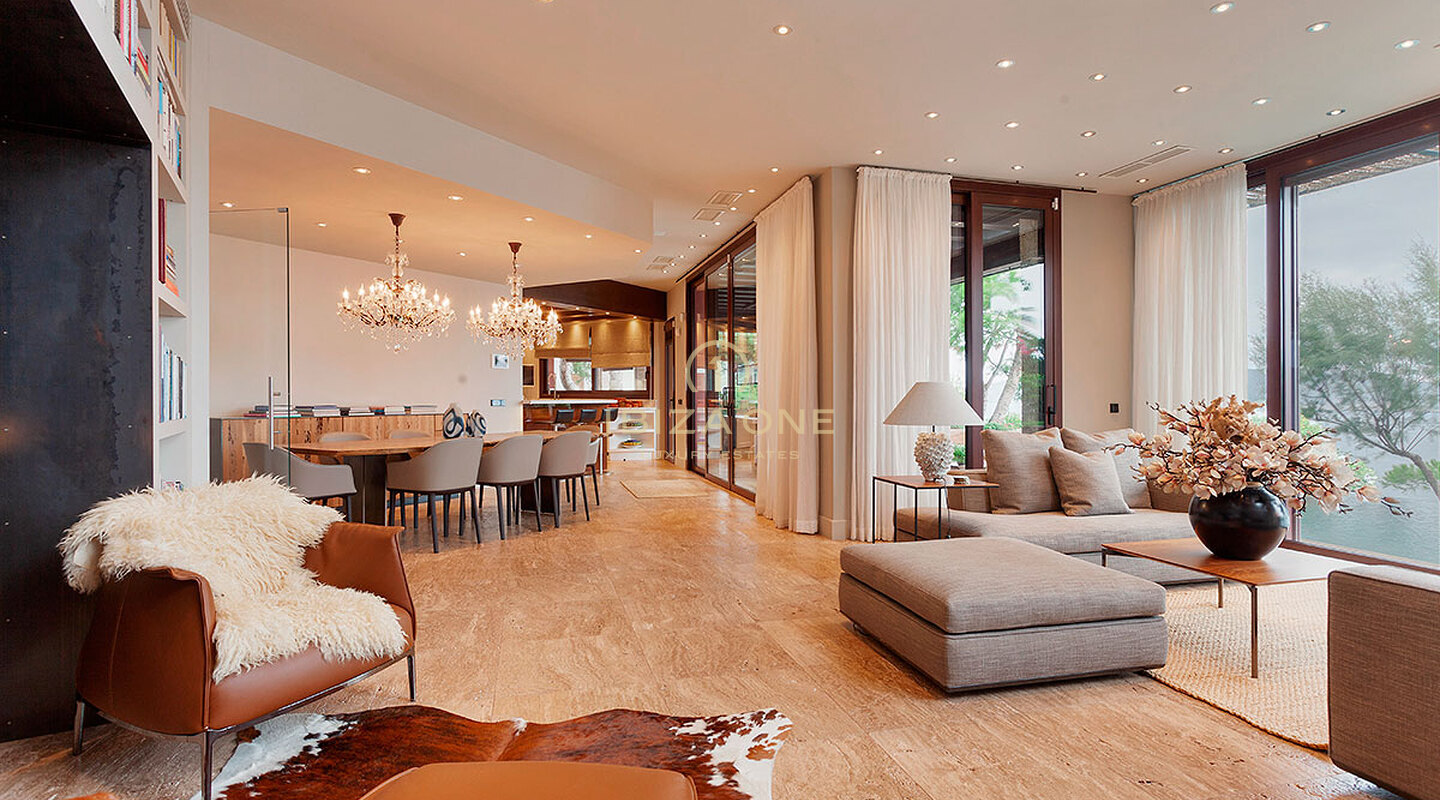 Wunderschöne erste Meereslinie Villa auf Mallorca zum Verkauf
