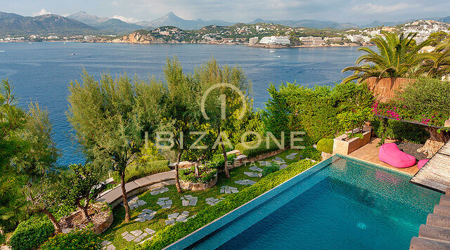 Preciosa villa en primera línea de mar en Mallorca en venta