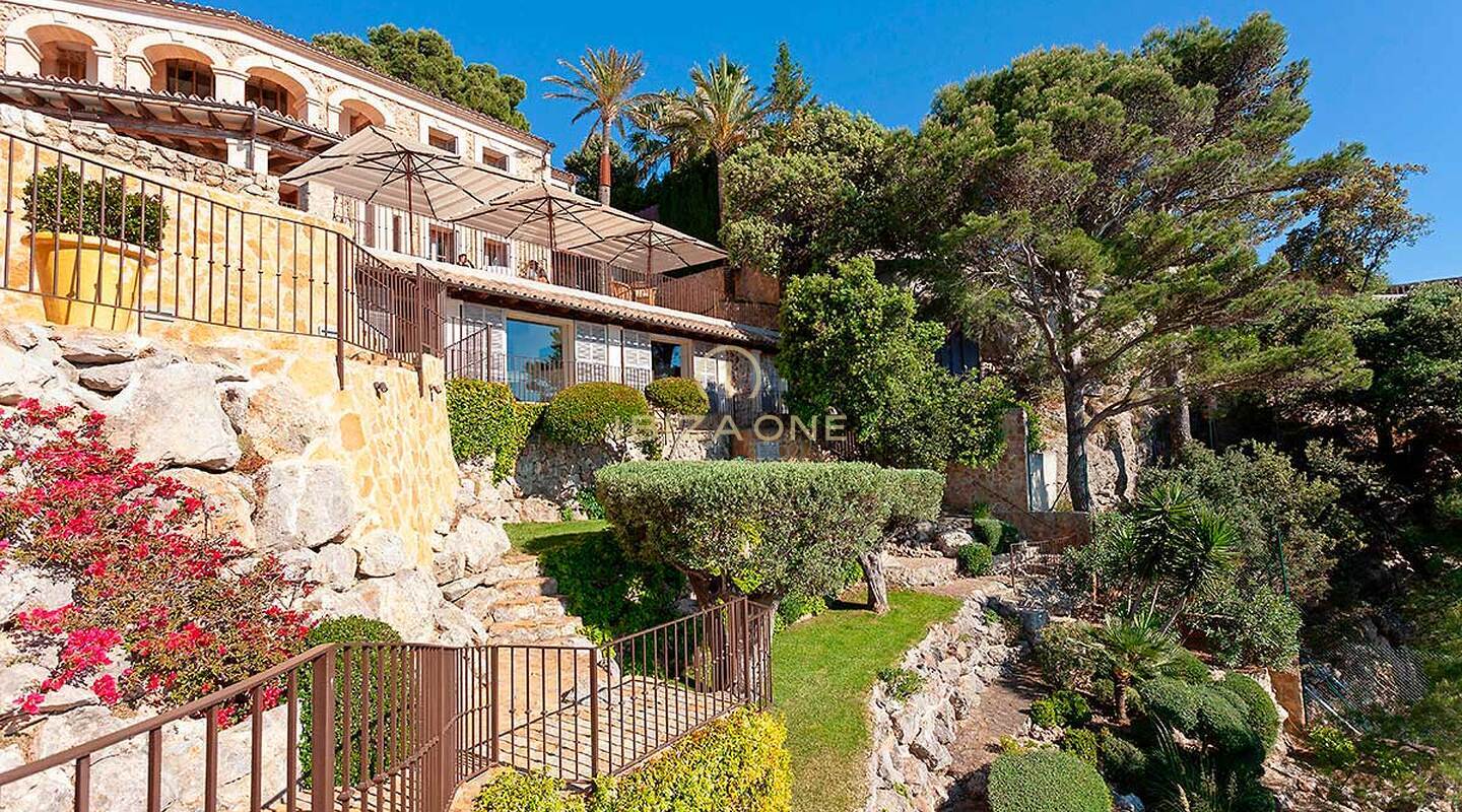 Luxury finca by the sea in Mallorca for sale