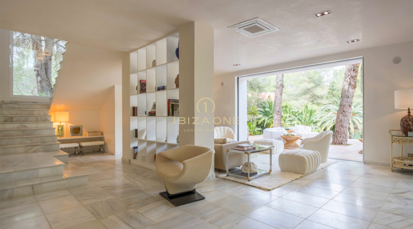 Gran villa de lujo contemporánea con casa de invitados rodeada de naturaleza en venta, Ibiza - casas de lujo en alquiler, Ibiza