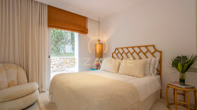 Geweldige moderne luxe villa met gastenverblijf omgeven door natuur te koop, Ibiza - luxe huizen te huur, Ibiza