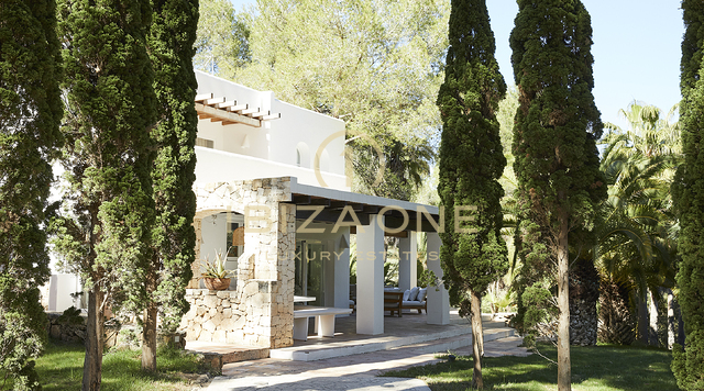 Tolle zeitgenössische Luxusvilla mit Gästehaus umgeben von Natur zu verkaufen, Ibiza – Luxushäuser zu vermieten, Ibiza