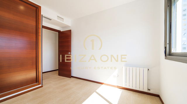 Großzügiges Penthouse mit sehr großer Dachterrasse in Santa Eulalia zum Verkauf