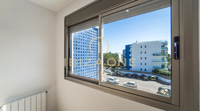 Großzügiges Penthouse mit sehr großer Dachterrasse in Santa Eulalia zum Verkauf