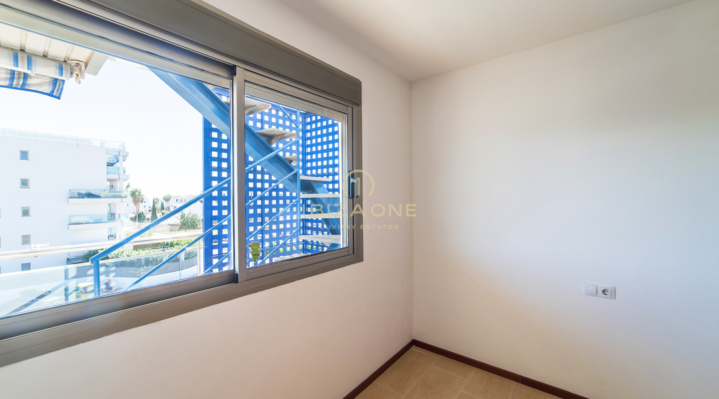 Ático espacioso con una azotea muy grande en Santa Eulalia en venta
