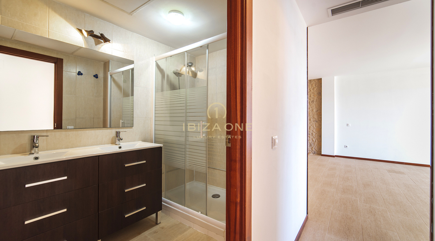 Ático espacioso con una azotea muy grande en Santa Eulalia en venta