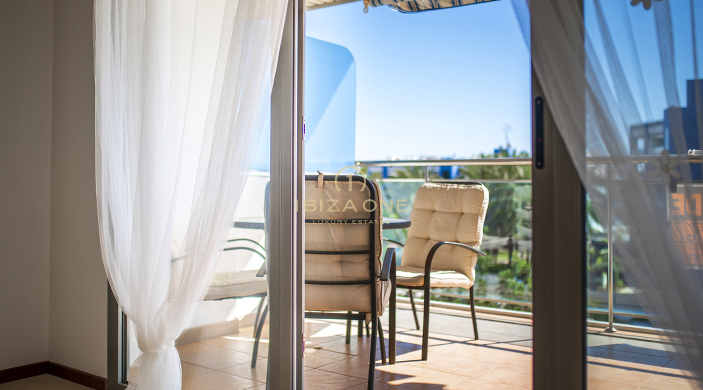 Ático espacioso con una azotea muy grande en Santa Eulalia en venta