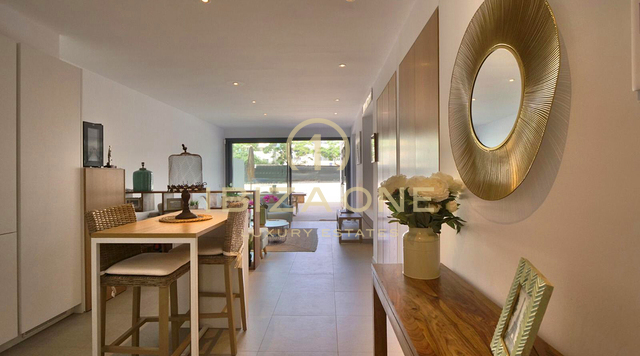 Neu gebautes Apartment mit privat Pool zum Verkauf