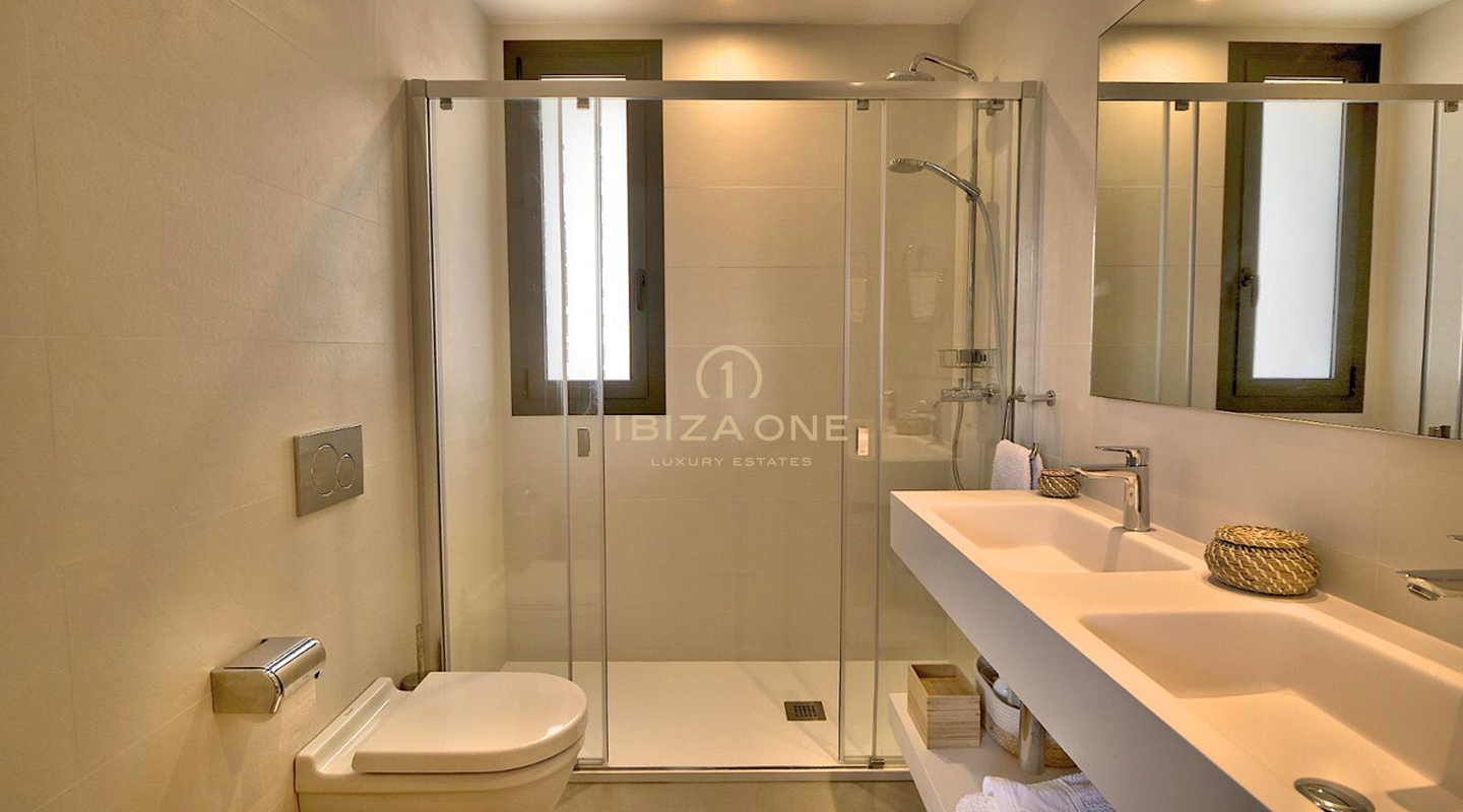 Newly built apartment with private pool for sale