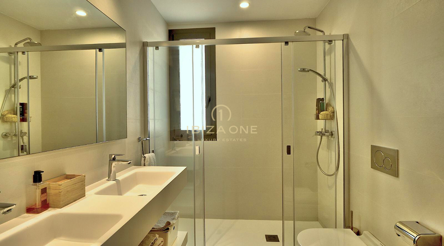 Newly built apartment with private pool for sale