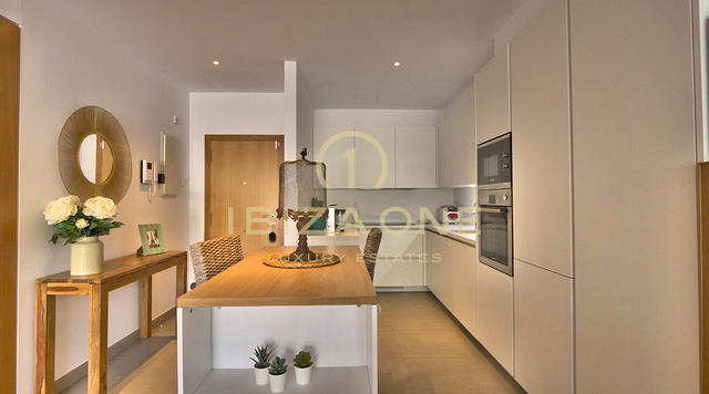 Nieuwbouw appartement met privé zwembad te koop