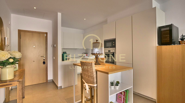 Neu gebautes Apartment mit privat Pool zum Verkauf