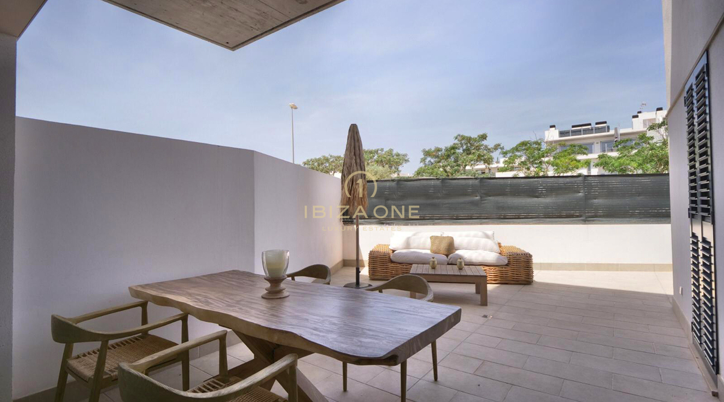 Newly built apartment with private pool for sale