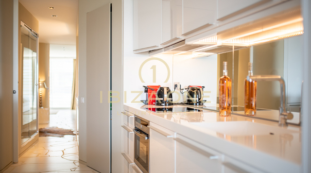 Moderne Luxuswohnung zum Verkauf in Las Boas mit Blick auf die Altstadt, Ibiza